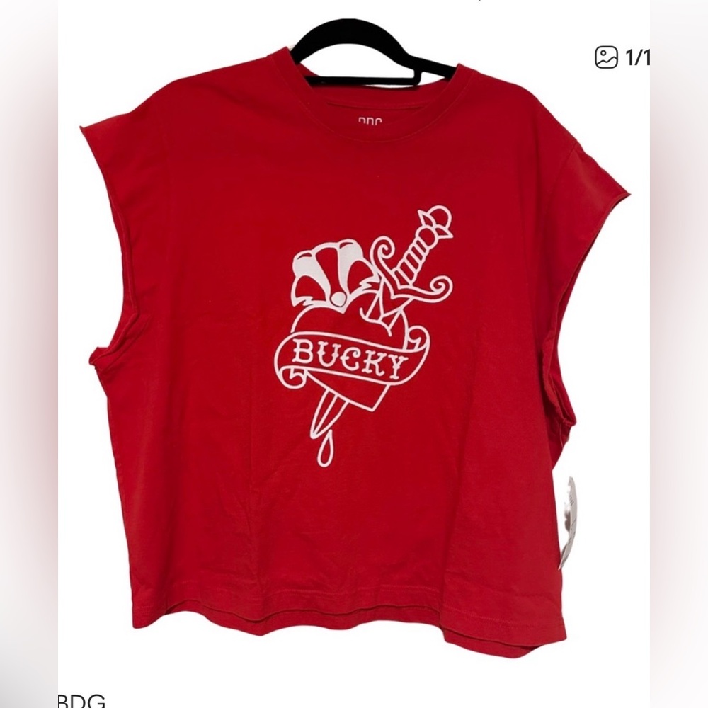 BUCKY! Urban Outfitters BDG Sleeveless Crop Tee NWOT  Red Graphic Top ~ X-LG